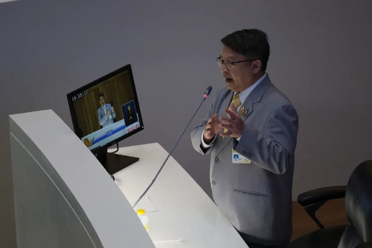 3 กลุ่มผสมโรง ปิดสวิตซ์ ‘สีน้ำเงิน’ ถอดถอน 136 สว. ล้างอำนาจ 'ภท.'