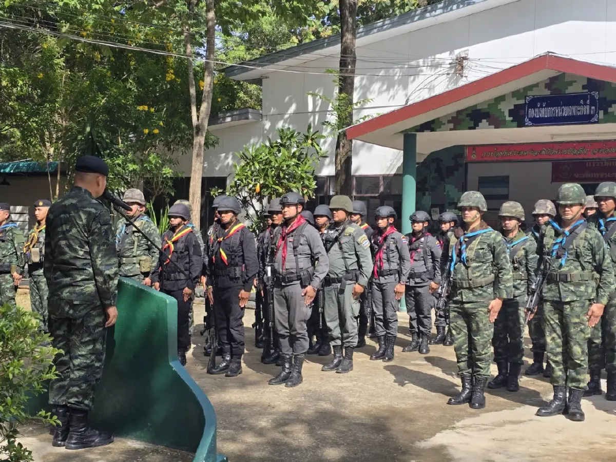 มทภ.2 เยี่ยม ฉก.1-3 มอบสิ่งของพระราชทาน ทหารชายแดนไทย-กัมพูชา