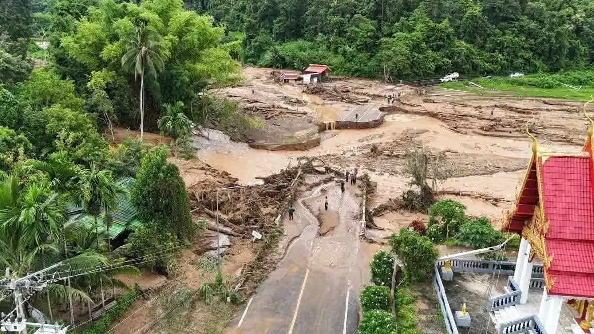 ถนนขาดแล้ว ทล.108 บ้านห้วยโป่ง พายุคาจิกิ ถล่มแม่ฮ่องสอนน้ำท่วม