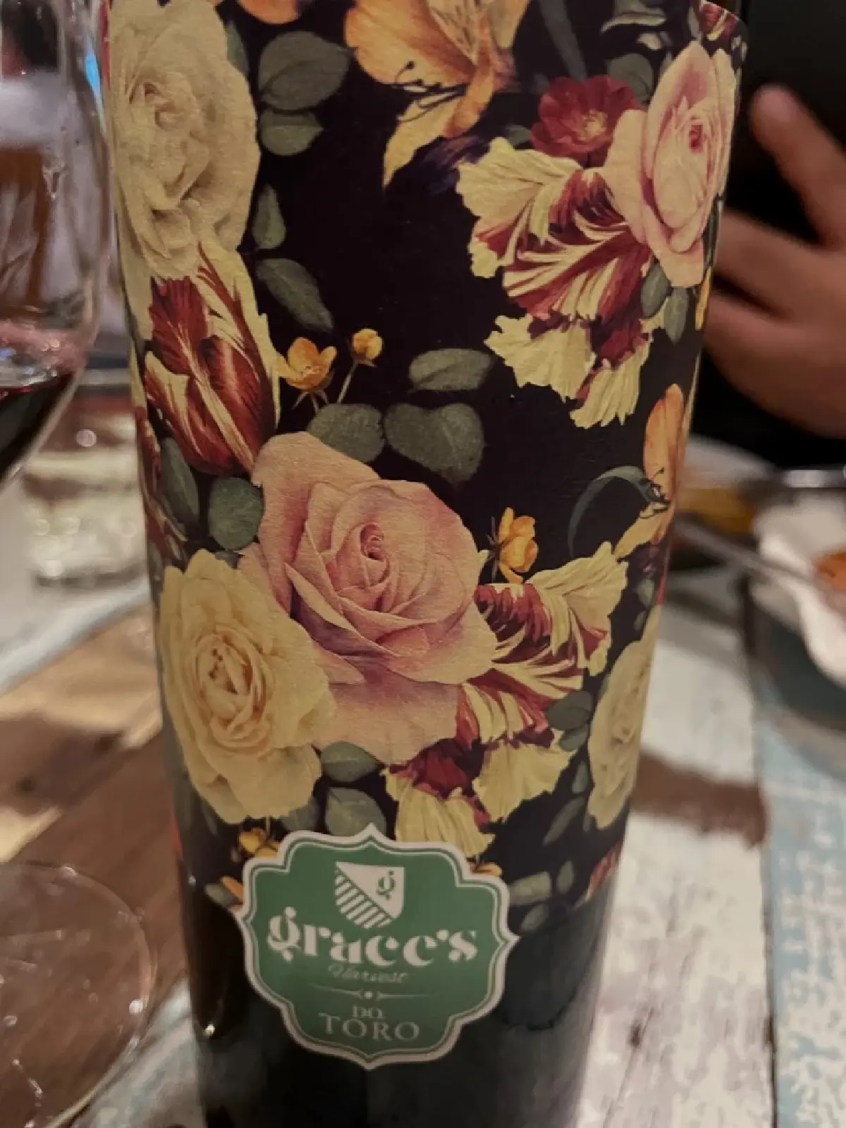 โบเดกัส โครัล ดูเอโร กระทิงดุกลางมวลบุปผา