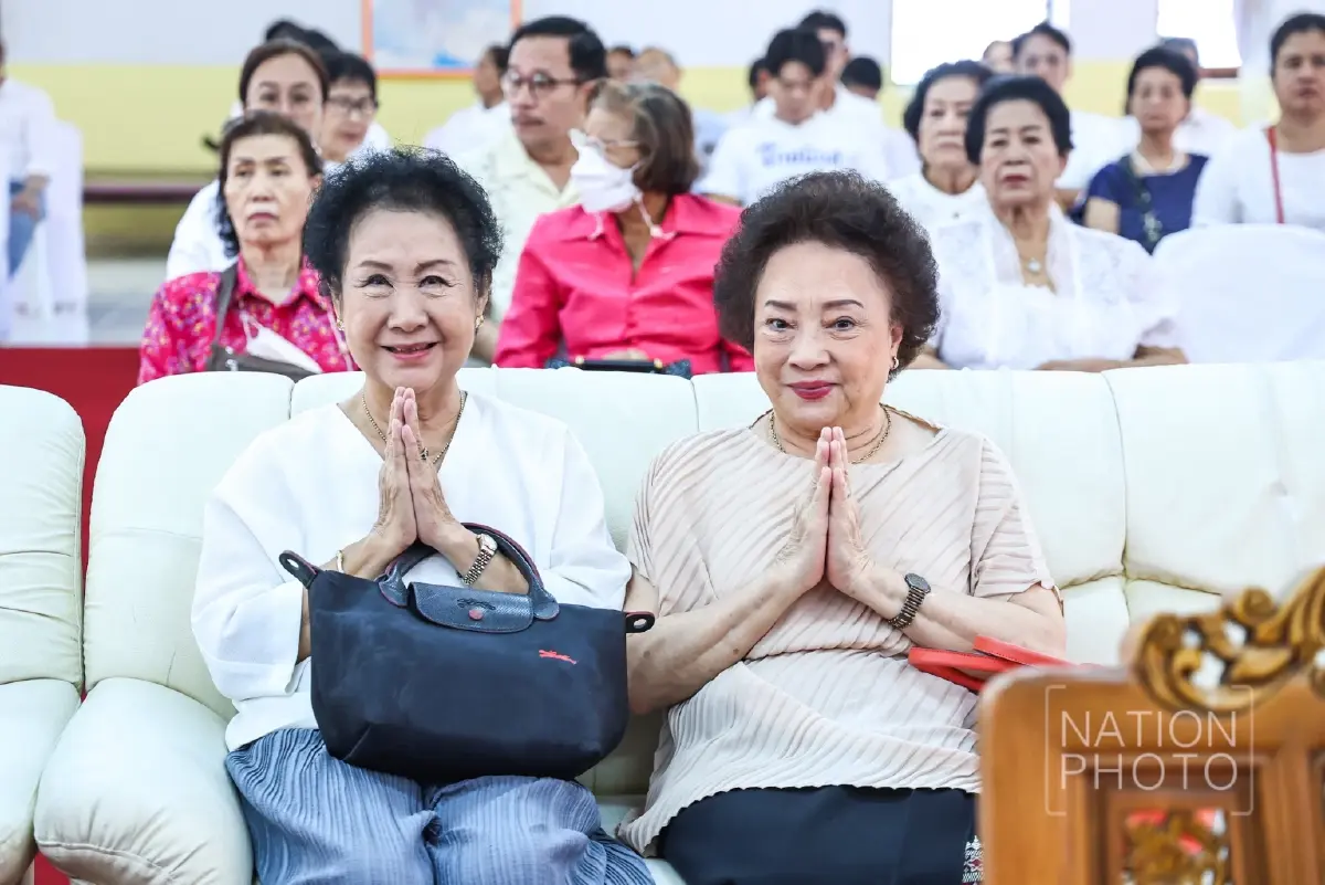 'ฉาย บุนนาค' นำทีมเนชั่น ทอดผ้าป่าสามัคคี สร้าง โกเมศไตรรัตนเจดีย์