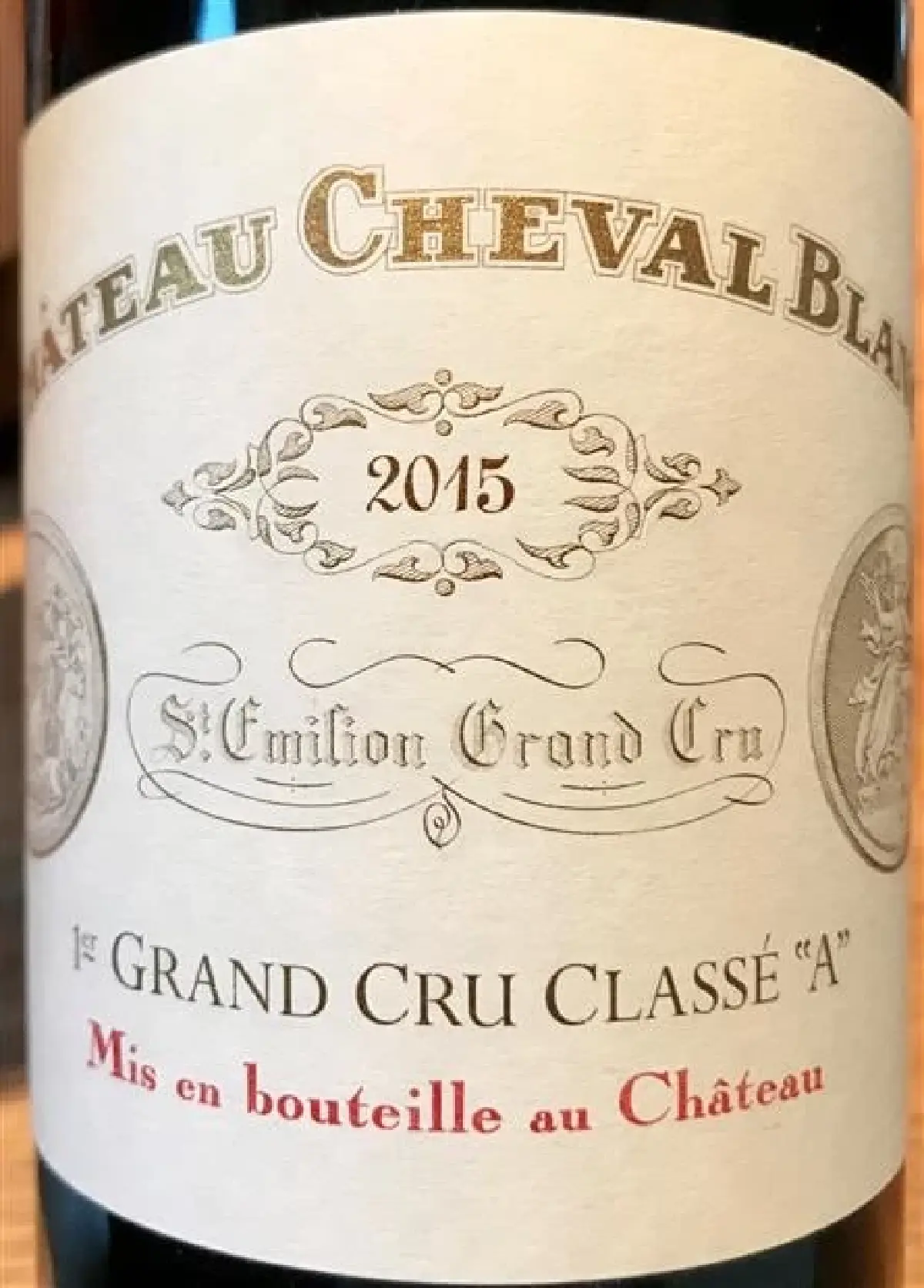 ชาโต เชอวาล บลอง ชิมเจ้า ‘ม้าขาว’ ถึงชาโต