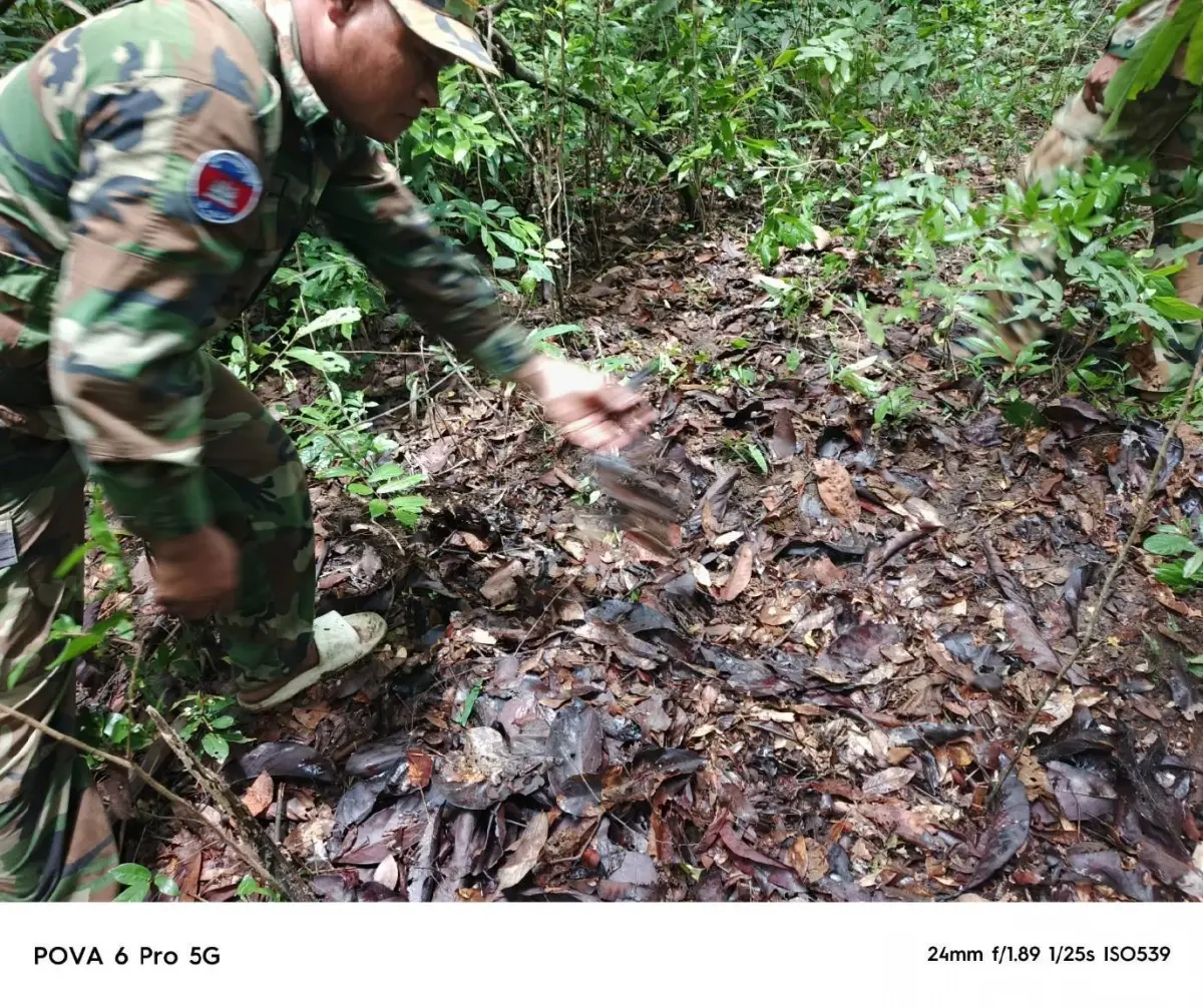 ทหารเรือ เจอโทรศัพท์ บนภูมะเขือ พบหลักฐานเพียบ ทหารกัมพูชาวางทุ่นระเบิด