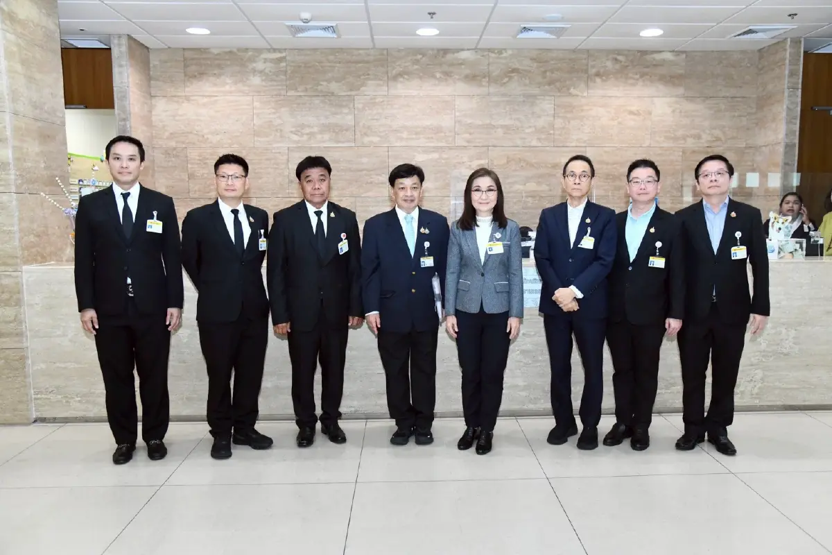 สว.อิสระ เดินหน้าชน 'ก๊วนน้ำเงิน' ปรับแผน ขยายแผล สู่ 'มวลชน'