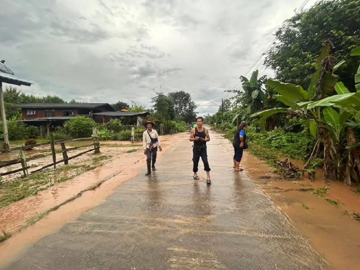 ฝนตกหนักลำปาง น้ำป่าไหลหลากท่วมบ้านแจ้ห่ม กระทบ 105 ครัวเรือน