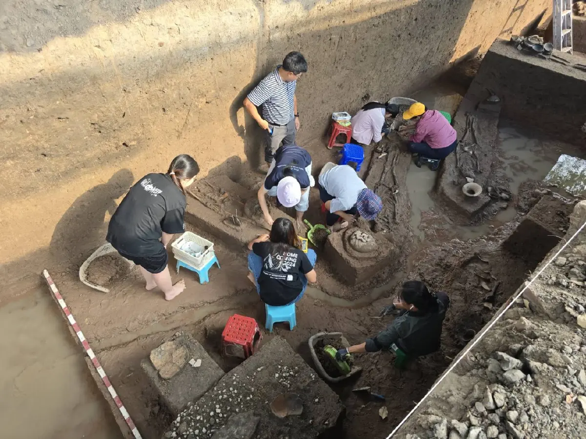 ซินโครตรอน ตรวจธาตุทองโบราณ  หลุมศพโนนพลล้านโคราช แหล่งโบราณคดียุคก่อนประวัติศาสตร์