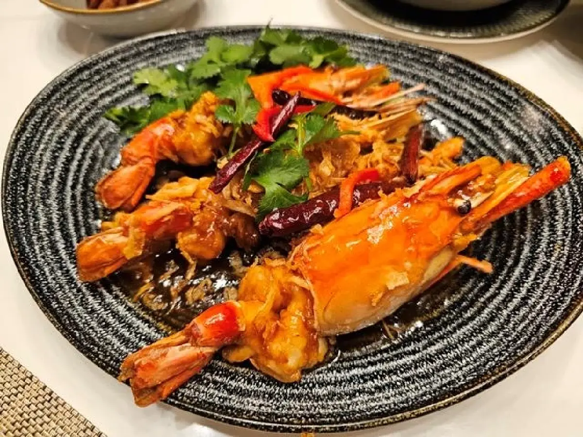 ‘เซตอาหารไทย’  ห้องอาหารเรือนต้น โรงแรมมณเฑียร สุรวงศ์ กรุงเทพฯ