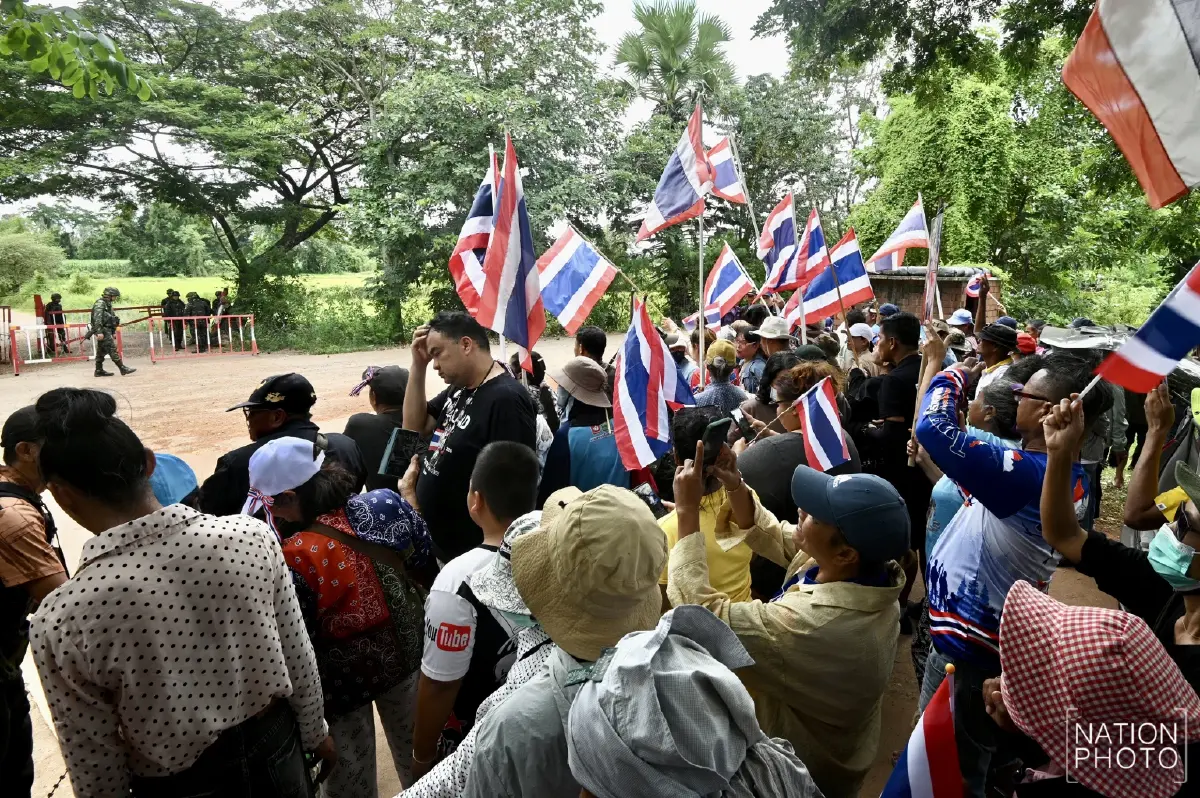 พร้อมชนเขมร 'เจ๊เอ๋' ร่วมทีมชาวบ้าน-กลุ่มคนไทยรักชาติ บุกชายแดนสระแก้ว