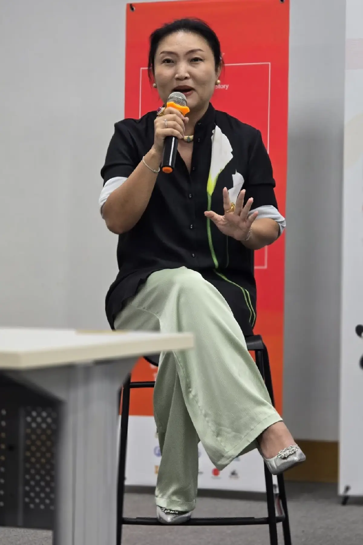 ‘บางลาไม่เคยลาก่อน’ เรื่องสั้นไทยเดินทาง 'Journey of Words'  ไปกับนักท่องเที่ยว