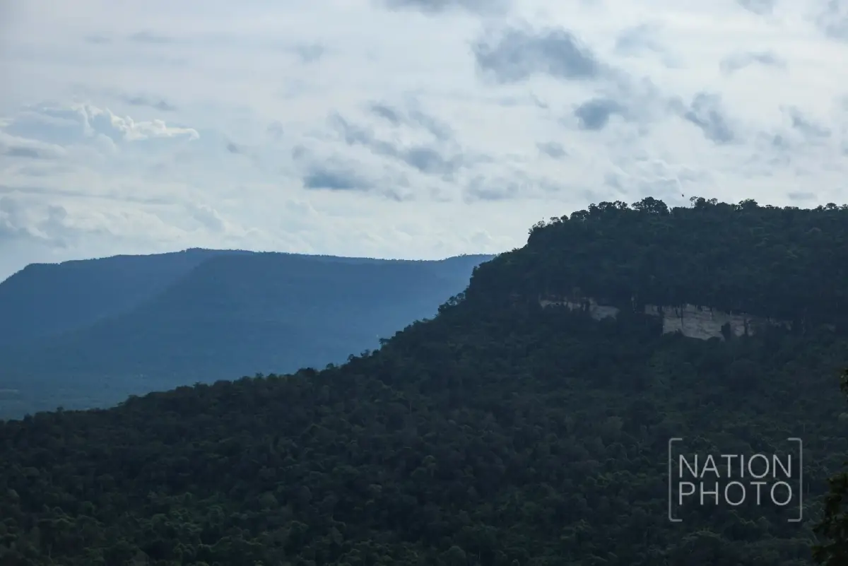 'ธงชาติไทย' บนภูมะเขือ จุดยุทธศาสตร์สำคัญชายแดนไทย-กัมพูชา