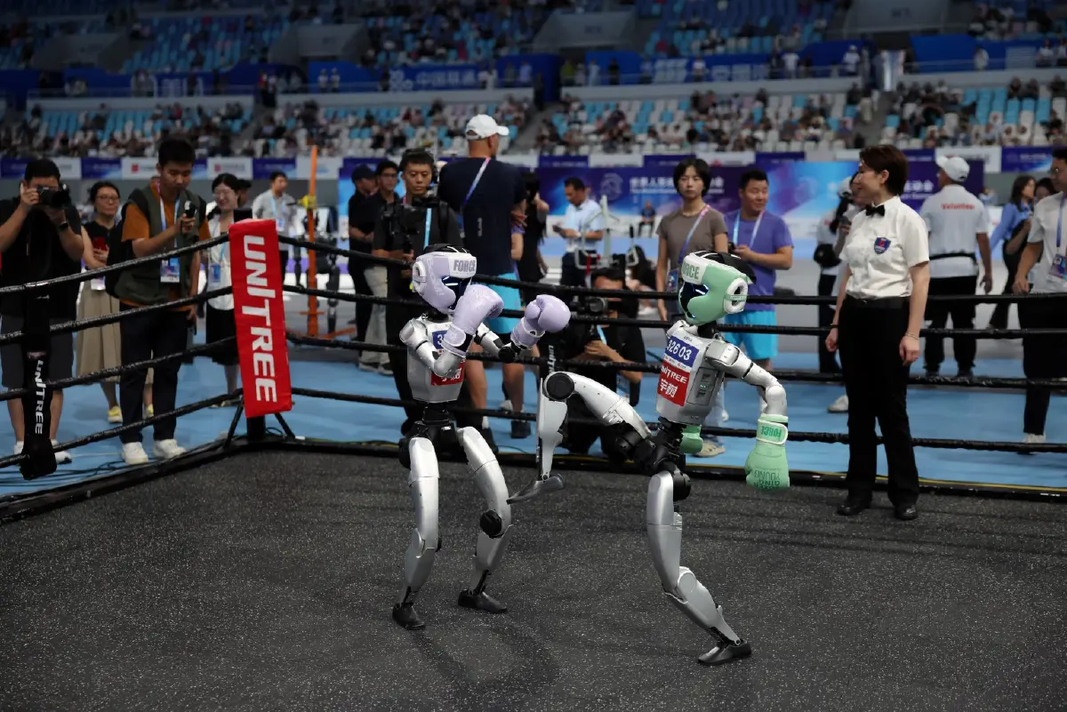 ชมภาพ 'แข่งโอลิมปิกส์หุ่นยนต์' ที่จีน โชว์ความล้ำ 'ฮิวมานอยด์' ยุคใหม่