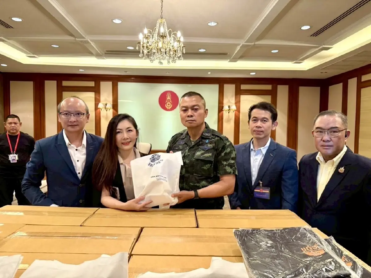 มทภ.2 ขอบคุณ ธารน้ำใจทุกภาคส่วน มอบสิ่งของหนุนภารกิจชายแดนไทย-กัมพูชา