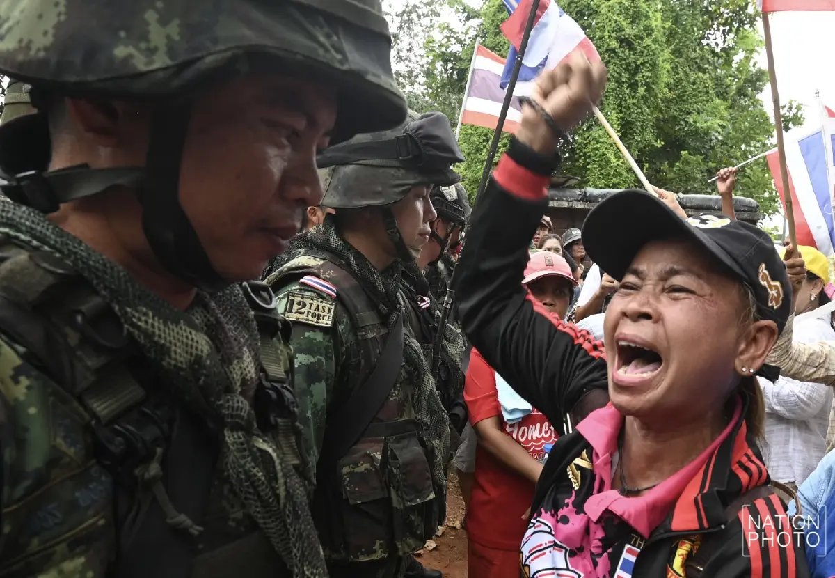 พร้อมชนเขมร 'เจ๊เอ๋' ร่วมทีมชาวบ้าน-กลุ่มคนไทยรักชาติ บุกชายแดนสระแก้ว