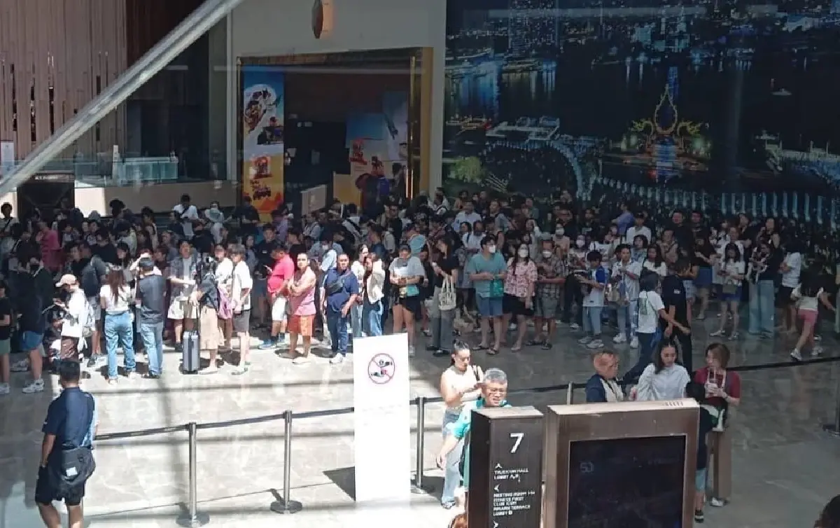 POP MART แลนด์มาร์กใหม่ แฟนอาร์ตทอยเข้าคิวแน่น ชั้น 7 ไอคอนสยาม