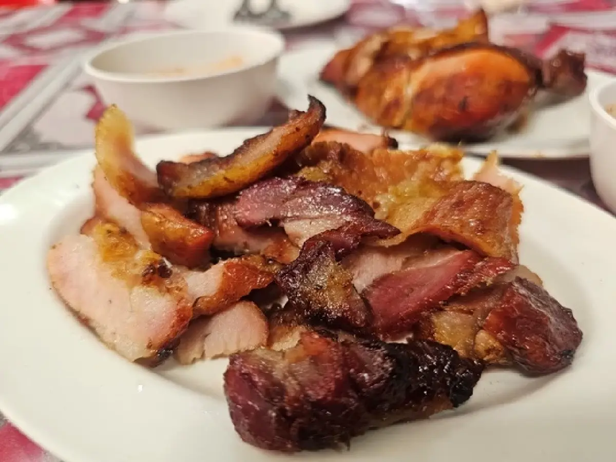 ‘โสเจ๊ง’ ยังไม่เจ๊ง ขายอาหารอีสาน อร่อยมานานใน ‘ย่านอโศก’