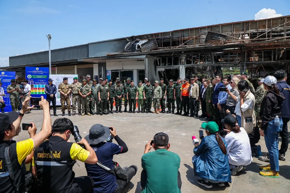 ผช.ทูตทหารแคนาดา น้ำตาซึม 8 ครอบครัวผู้เสียชีวิต ถูกจรวด BM-21 ถล่มปั๊ม