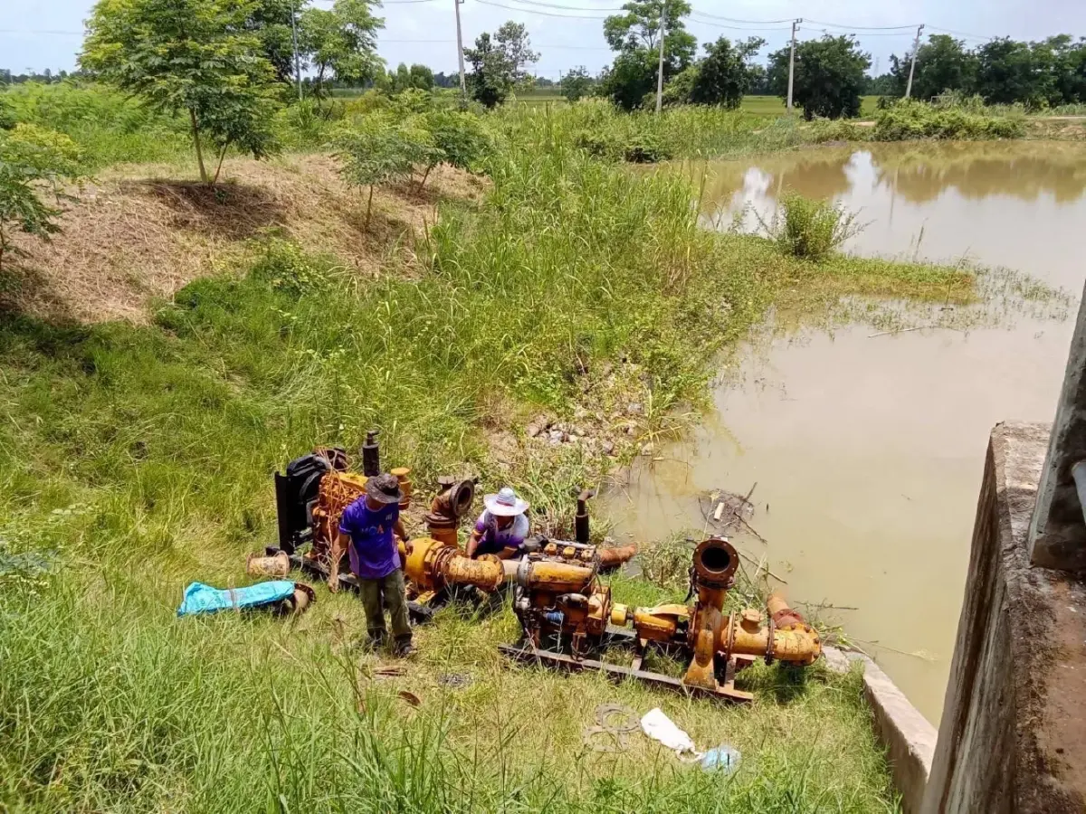 'กรมชลฯ' ยกทัพเครื่องจักร-กำจัดวัชพืช เปิดทางน้ำช่วยเกษตรกรทั่วไทย