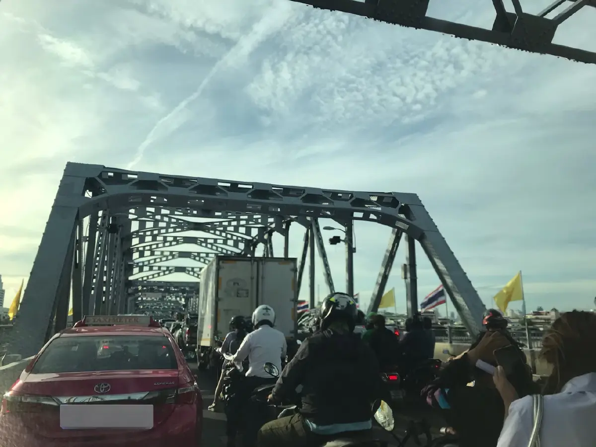 สุขสันต์วันทำงาน กทม.รถติดเต็มพิกัด กระทบผู้ใช้ทางเส้นไหนบ้าง?