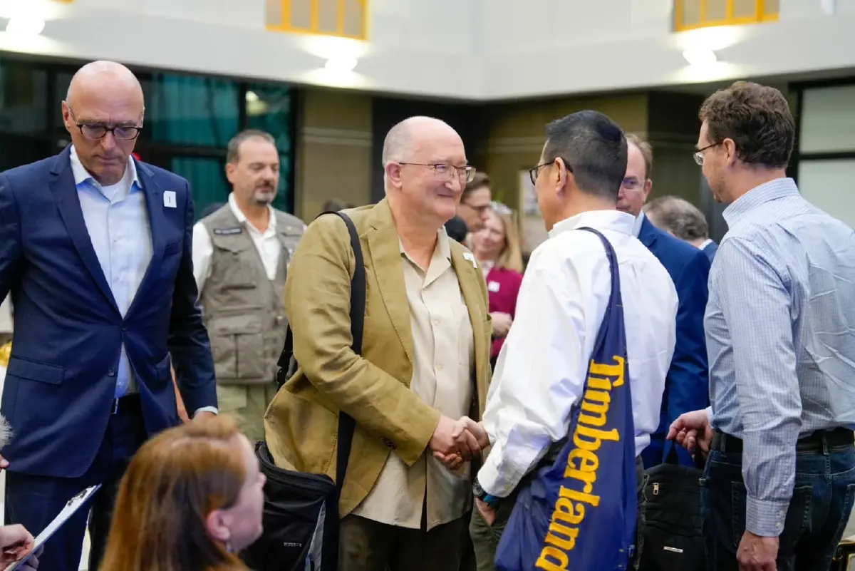 กต. โชว์หลักฐาน 33 คณะทูต จี้ประชาคมโลก กดดันกัมพูชา เก็บกู้ทุ่นระเบิด