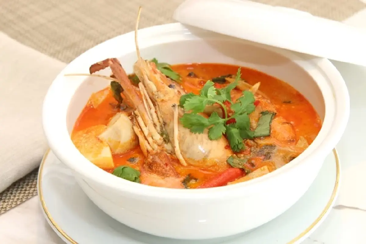 ‘เซตอาหารไทย’  ห้องอาหารเรือนต้น โรงแรมมณเฑียร สุรวงศ์ กรุงเทพฯ