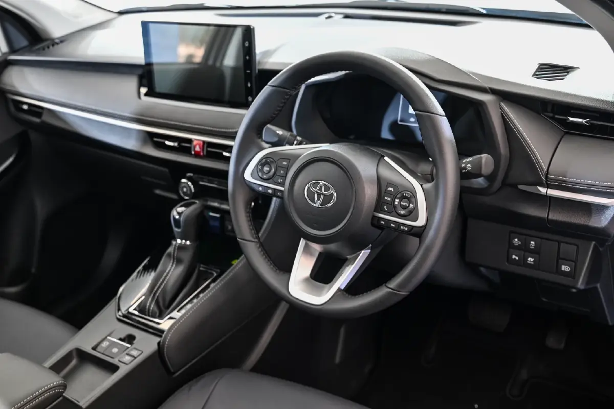 ยันพร้อมชนทุกพลังงาน โตโยต้า YARIS ATIV Hybrid เริ่ม 7.19 แสน