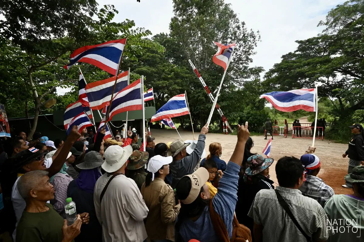 พร้อมชนเขมร 'เจ๊เอ๋' ร่วมทีมชาวบ้าน-กลุ่มคนไทยรักชาติ บุกชายแดนสระแก้ว