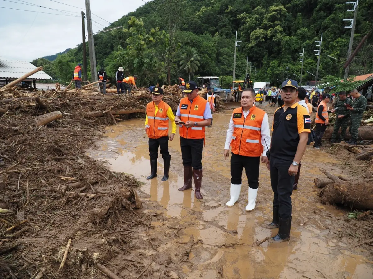 วิกฤติน้ำป่าแม่ฮ่องสอน น้ำป่าทำลายบ้านเรือน ถนน 108 ถูกตัดขาด