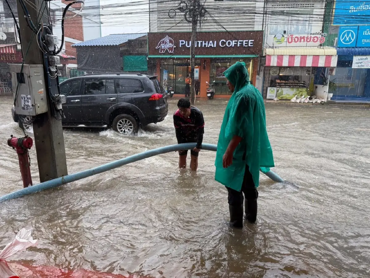 พายุโซนร้อนรุนแรงคาจิกิ ถล่มแพร่ น้ำท่วมหลายจุด ประกาศปิดถนน