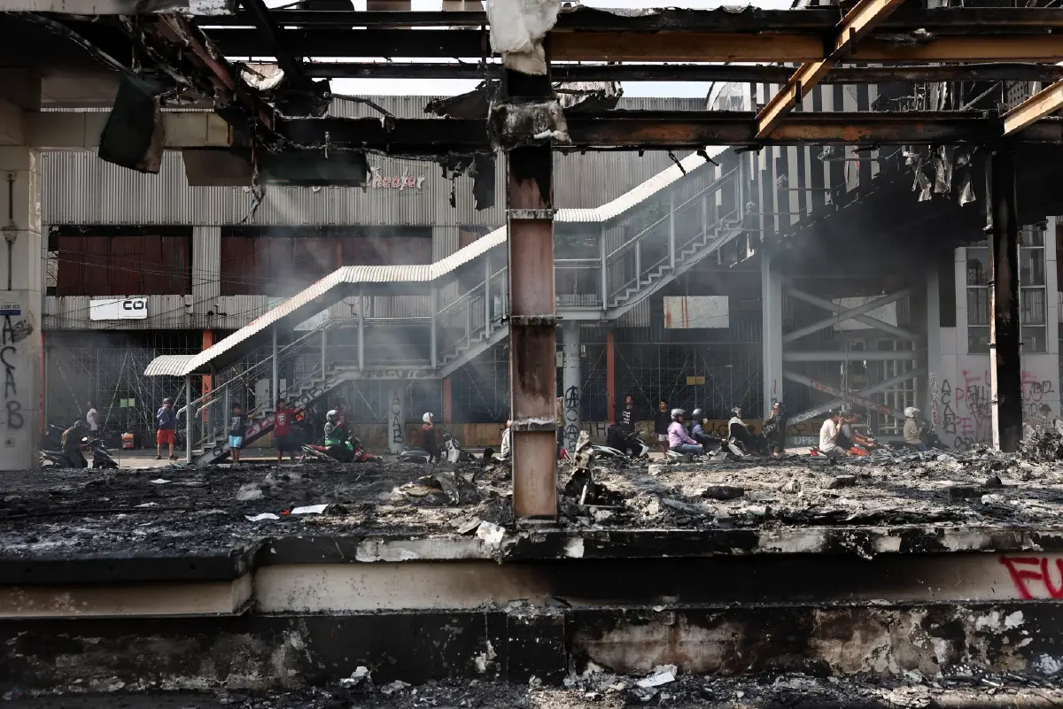 ประท้วงอินโดฯ เดือด! ผู้ชุมนุมเสียชีวิตรวม 4 ราย ปธน.ต้องยกเลิกเยือนจีน