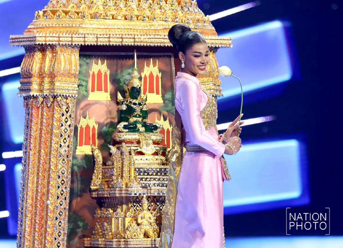 เผยโฉม ชุดประจำชาติ Miss Universe Thailand 2025 เฉิดฉายเวทีจักรวาล