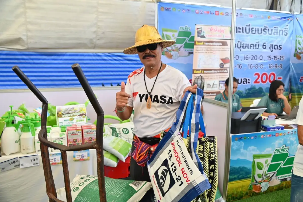 พาณิชย์ เปิดตัว 'ธงเขียว' ลดต้นทุนเกษตรกร จัดหนักปุ๋ยถูก-ยาดี