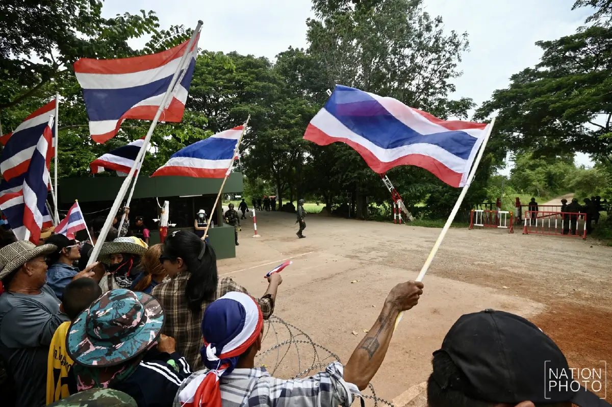 พร้อมชนเขมร 'เจ๊เอ๋' ร่วมทีมชาวบ้าน-กลุ่มคนไทยรักชาติ บุกชายแดนสระแก้ว