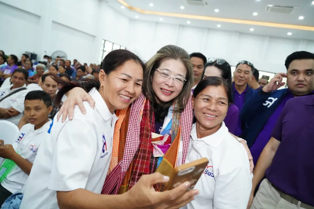 'สุดารัตน์' ควง สส.ชัชวาล ทสท.ลุยร้อยเอ็ด ประกาศพร้อมเลือกตั้ง