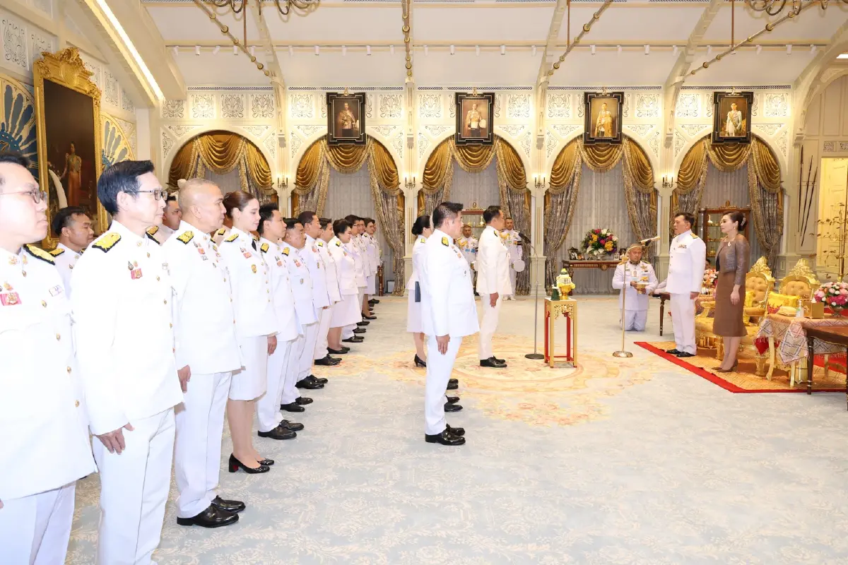 ในหลวง-ราชินี พระราชทานพระบรมราชวโรกาสให้ 'ครม.ใหม่' เฝ้าฯถวายสัตย์ปฏิญาณ