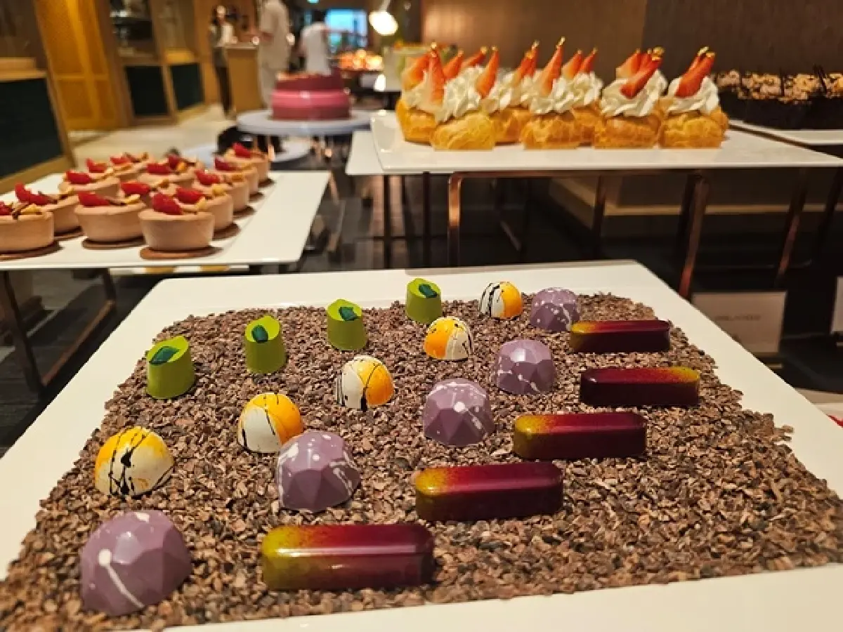 ‘ซันเดย์ บรันช์’ สไตล์ดุสิตธานี เจิดจรัส ณ ‘ห้องอาหารพาวิลเลี่ยน’