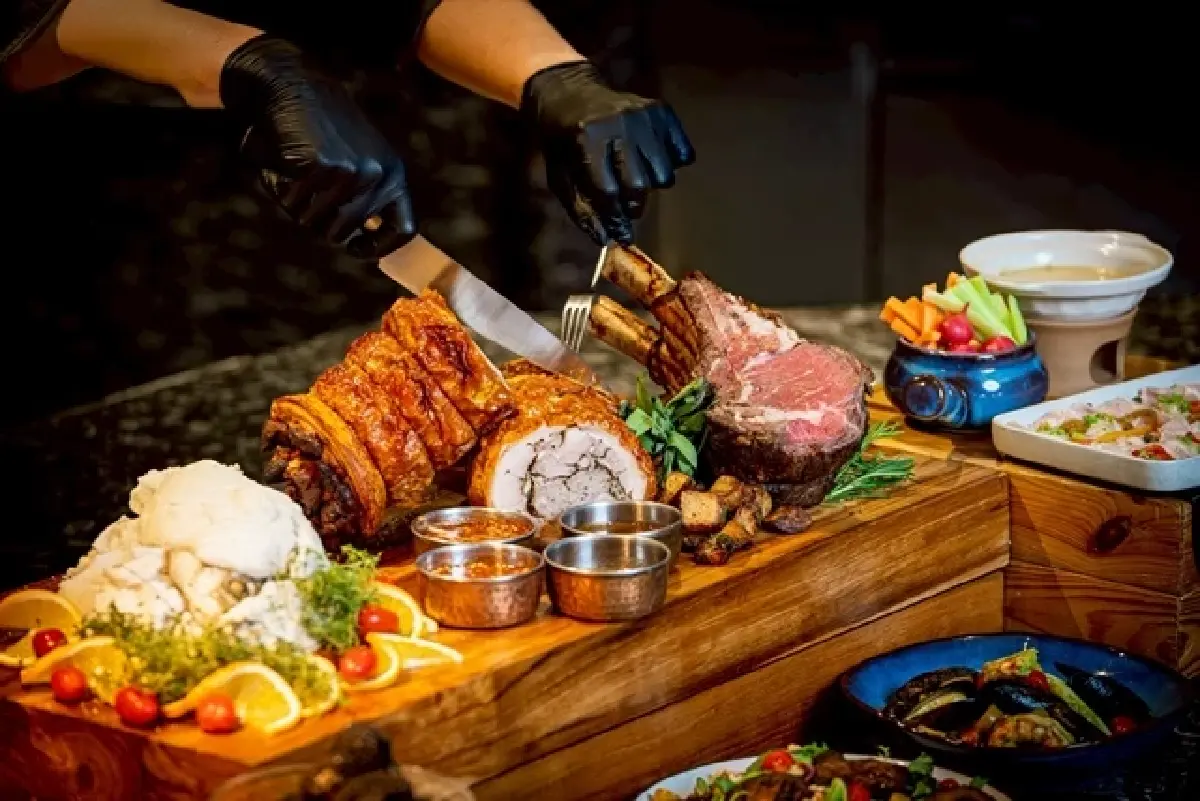 'บุฟเฟ่ต์อาหารอิตาเลียน' ที่ ห้องอาหาร ลา ทาโวลา (La Tavola)