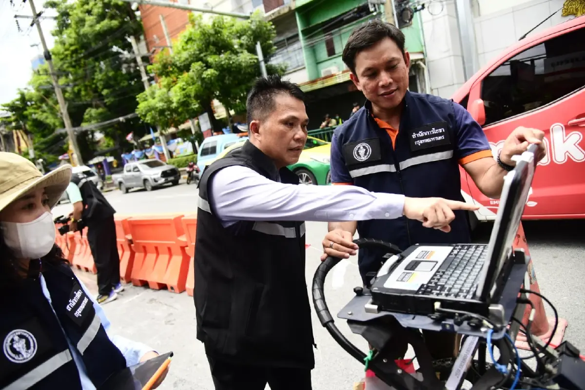 ไม่เกี่ยวหลุมยุบ! รองผู้ว่าฯ กทม. ชี้แจงเหตุน้ำรั่วซึมถนนสามเสน