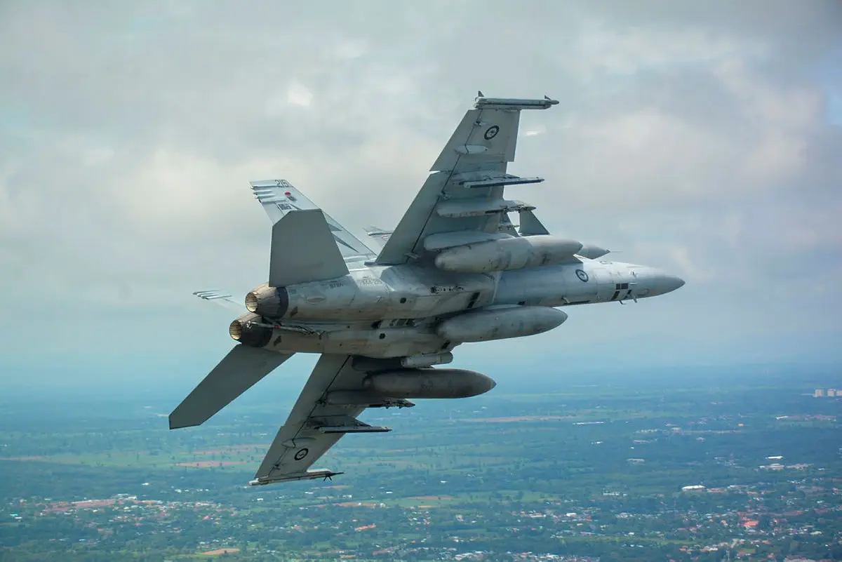 อลังการ'ฝึกผสมไทยบูมเมอแรง' F/A-18F Super Hornet บินประกบกริพเพน