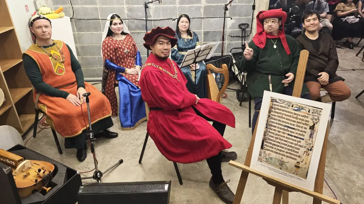 มา ‘เต้นรำ’ กันเถอะ เรียนรู้วิธีการเต้นรำแบบคน ‘ยุคกลาง’