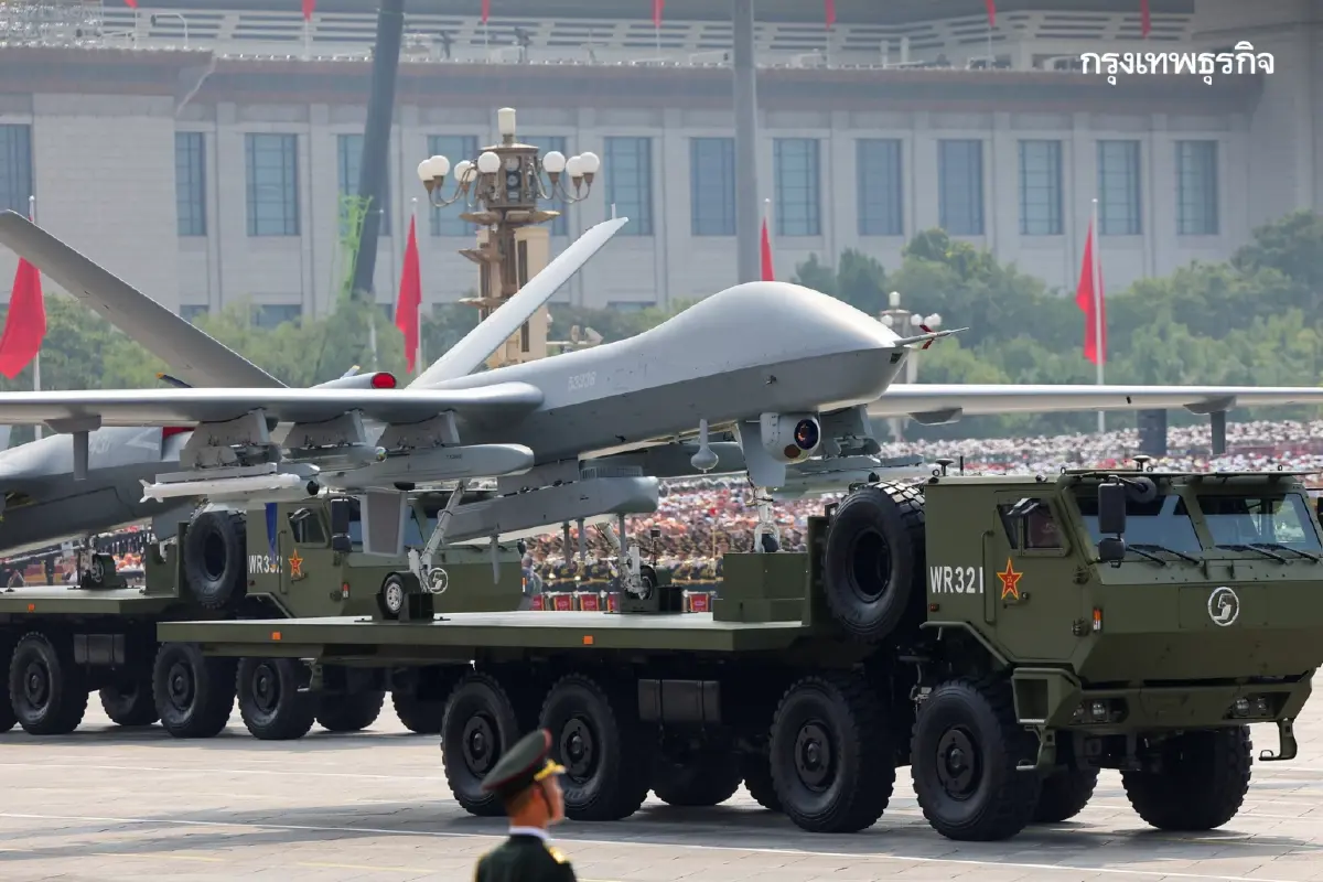ประมวลภาพ 'พิธีสวนสนามจีน' โชว์แสนยานุภาพครั้งใหญ่สุดในรอบ 10 ปี