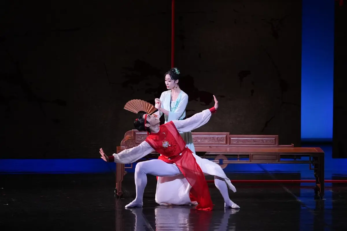 บัลเลต์ ‘ความฝันในหอแดง’  ผสานความงามจีน-ตะวันตก