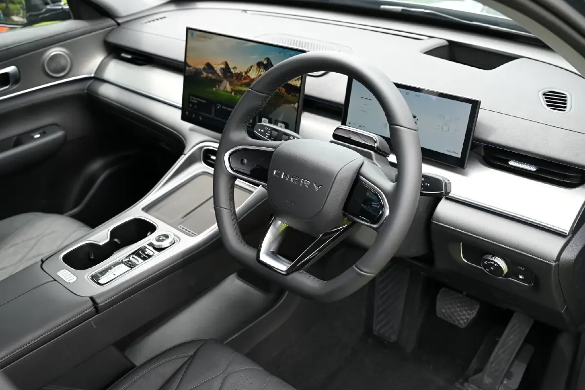 เชอรี ยันไม่เล่นเกมราคา 'CHERY V23 - TIGGO8 CSH' 2 รุ่นแรก บุกตลาดไทย