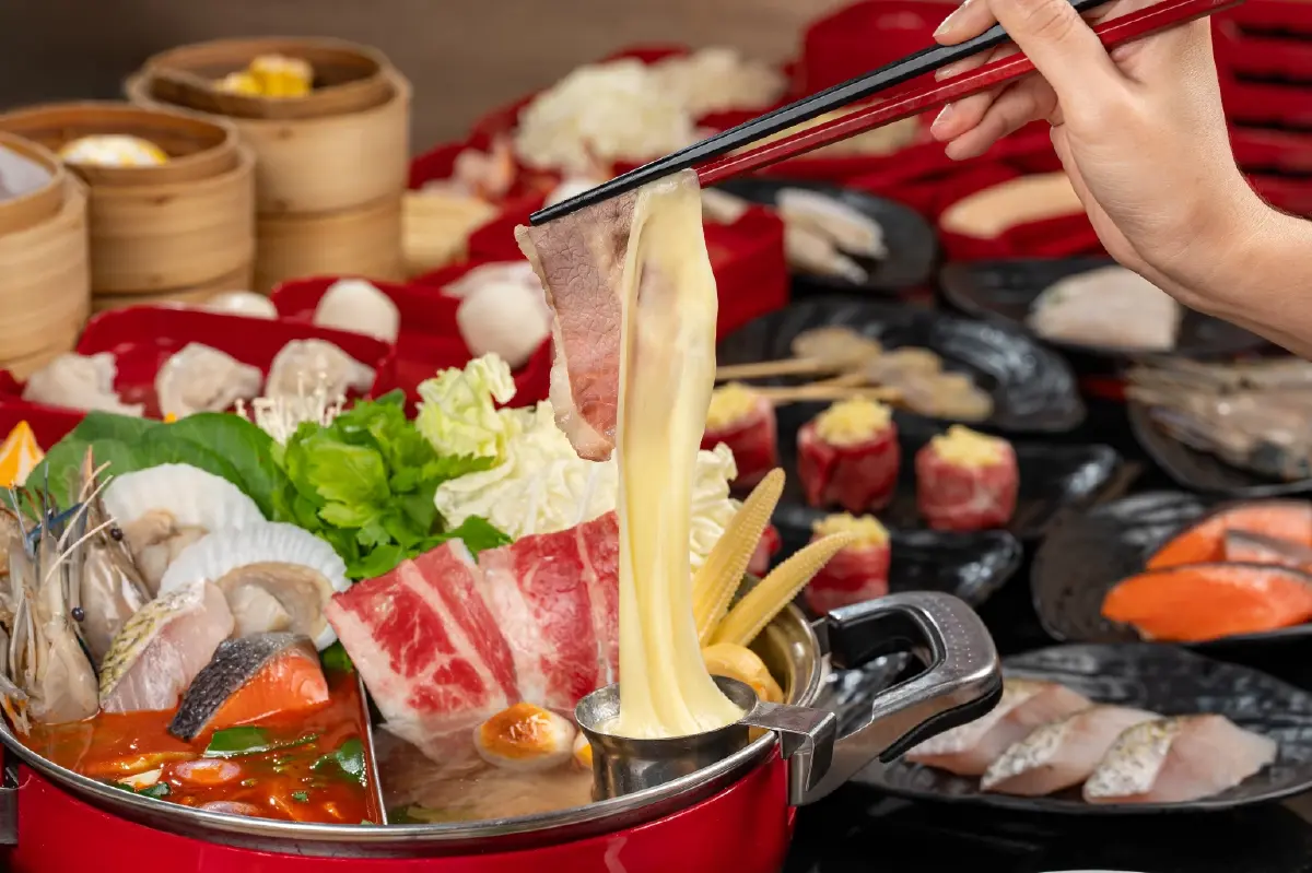 ‘เอ็มเค’ ทิ้งไพ่ ‘พรีเมียม บุฟเฟต์’ ราคา 499-899 บาท  พลิกเกมสู้ ‘เสียงในหัวลูกค้า' ฝ่าสารพัดแบรนด์!