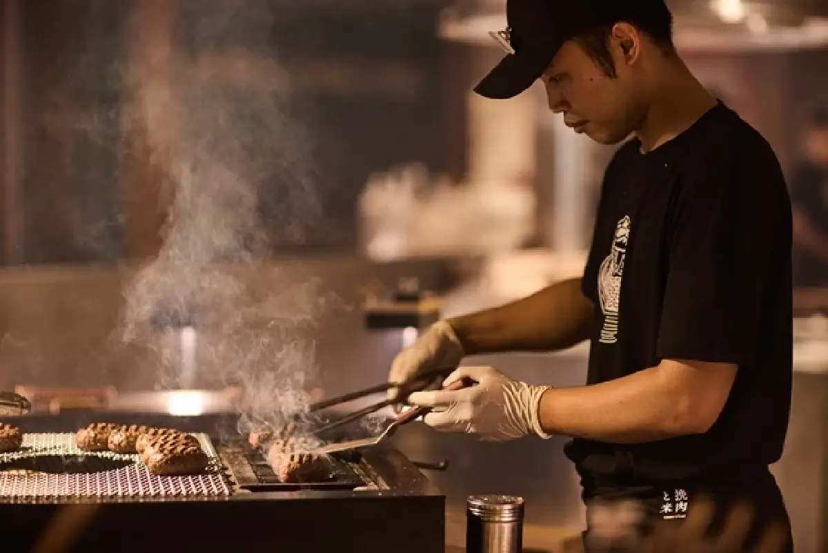 ‘แฮมเบิร์กเตาถ่าน’ นามว่า ‘ฮิคินิคุ โตะ โคเมะ’ บุก ‘เซ็นทรัลพาร์ค’