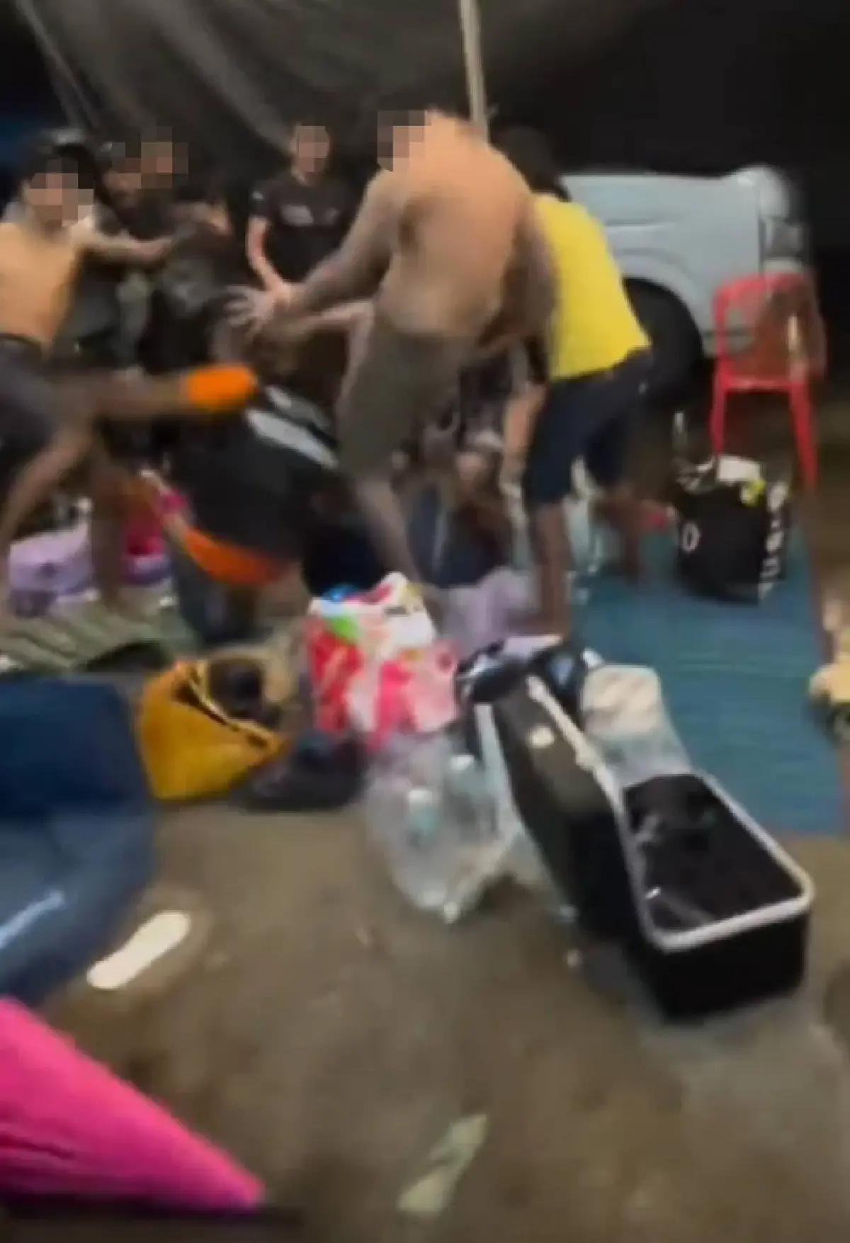 แม่ทัพดอกเหมย หมอลำดังเจอดี! กลุ่มชาย บุกทำร้ายทีมงาน เจอหมัดสวน