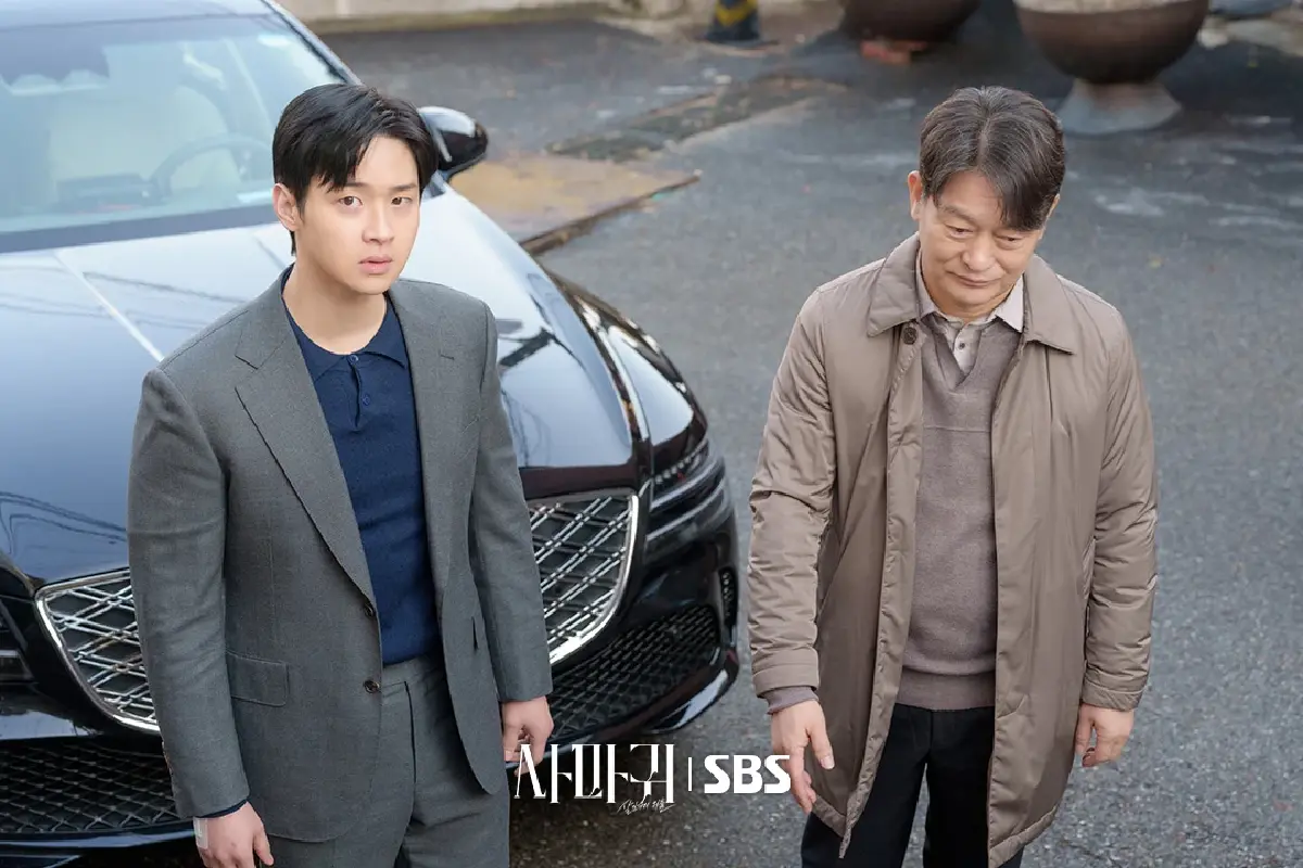 Queen Mantis ซีรีส์ฆาตกรต่อเนื่อง เรตติ้งกระฉูด การแสดงสุด creepy