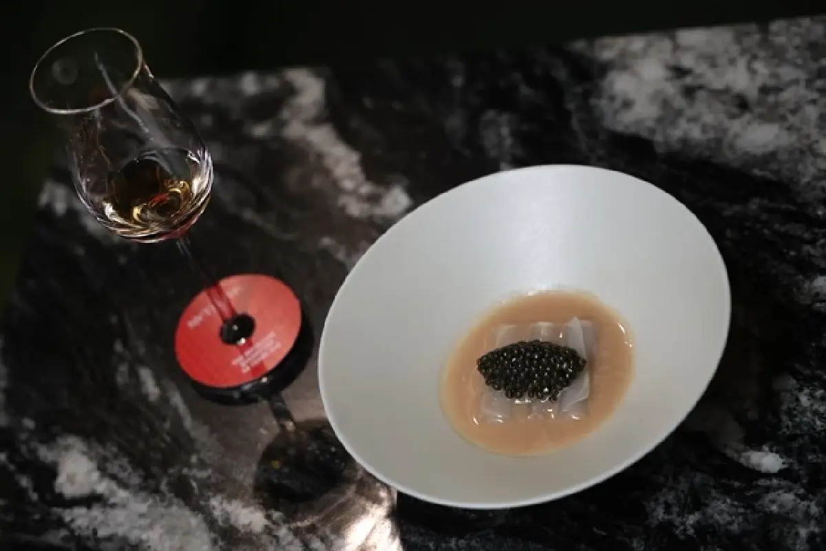 ‘เชฟแพม’ ร่วมกับ ‘The Macallan’  ปรุง เมนูพิเศษ 6 คอร์ส ที่ ร้าน ‘โพทง’