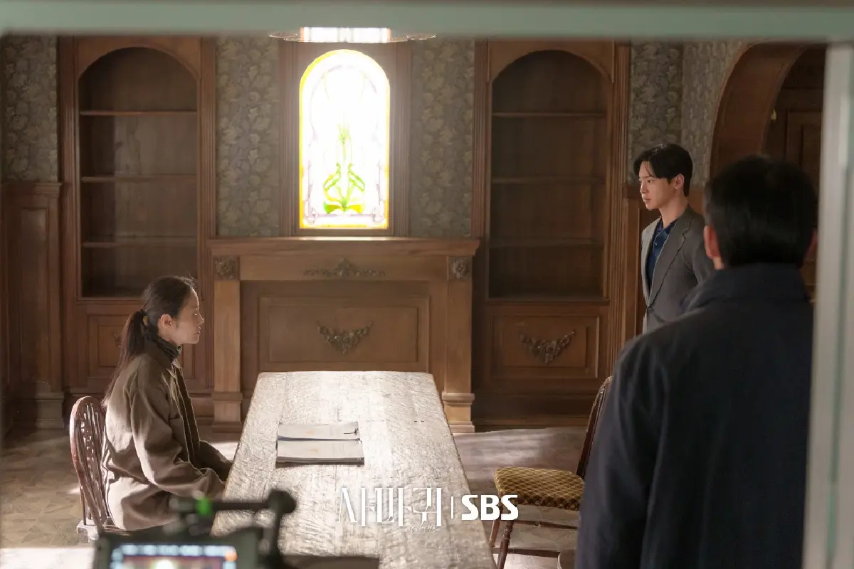 Queen Mantis ซีรีส์ฆาตกรต่อเนื่อง เรตติ้งกระฉูด การแสดงสุด creepy