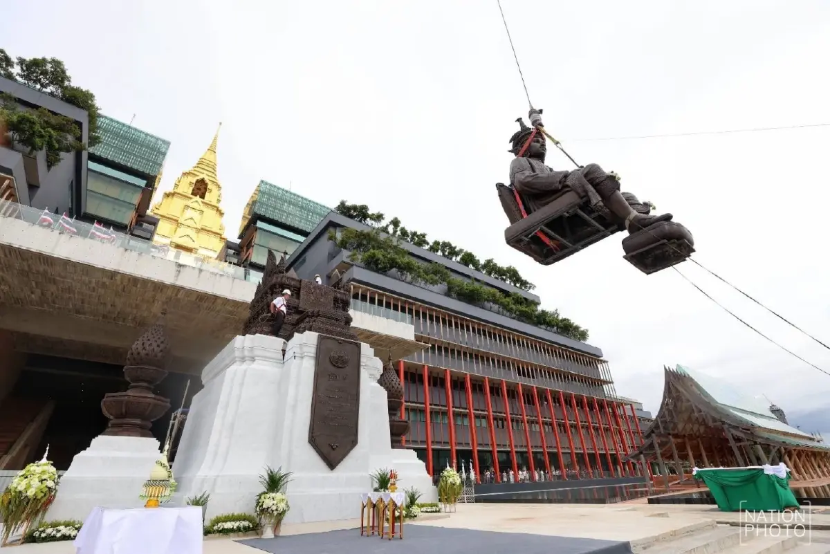 รัฐสภา บวงสรวง อัญเชิญพระบรมราชานุสาวรีย์ ร.7 ประดิษฐานหน้าอาคาร