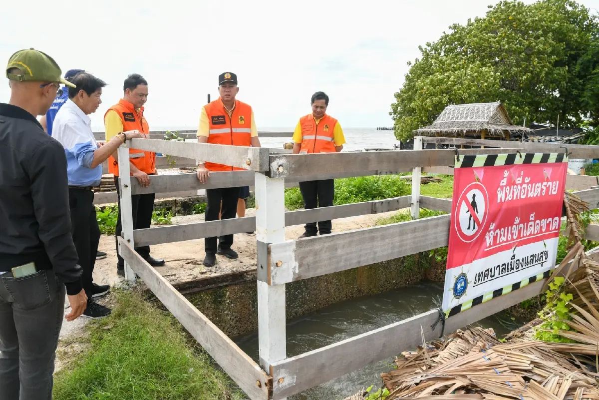 ชลบุรีเร่งระบายน้ำ บรรเทาความเดือดร้อน ฝนตกหนักน้ำท่วมขัง